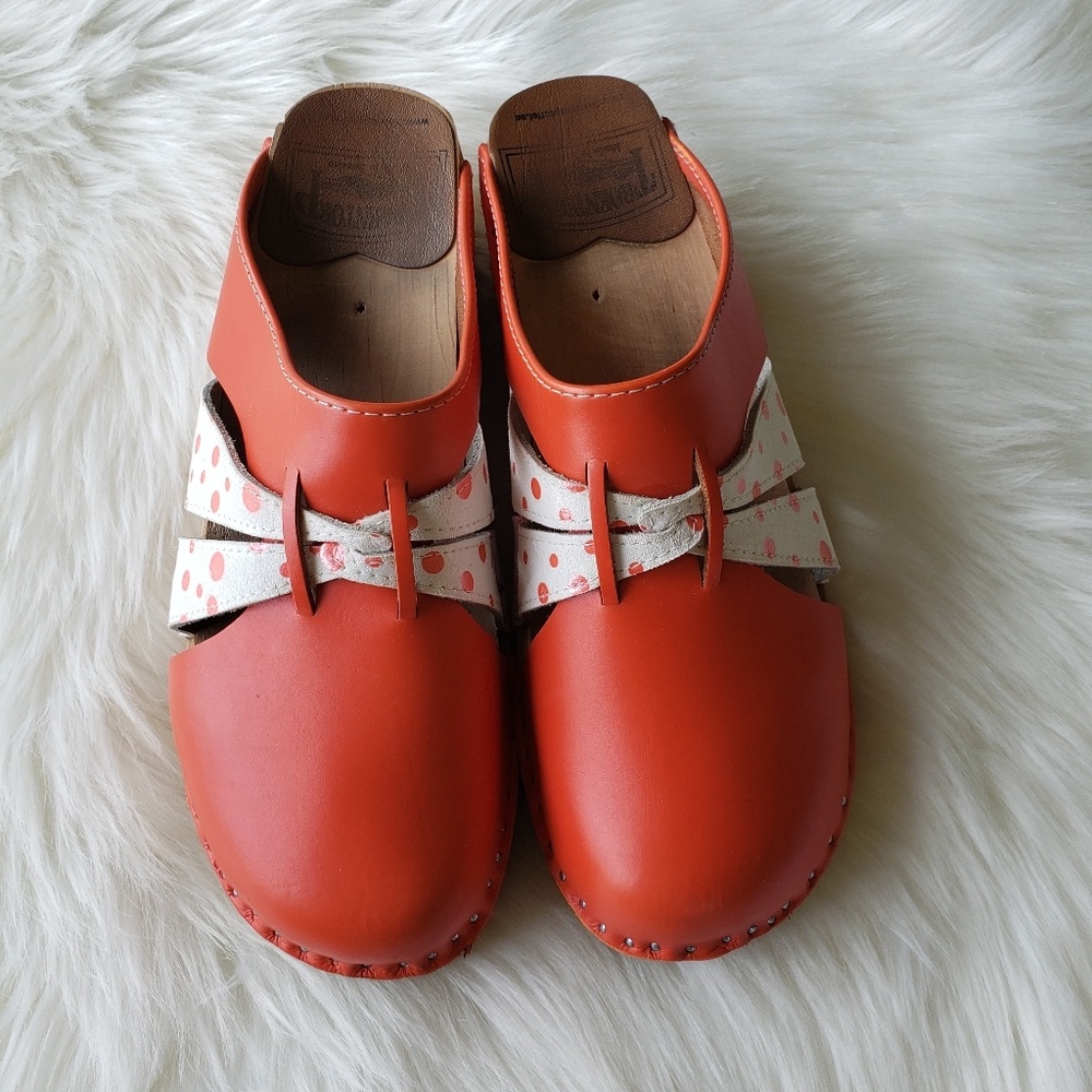 Troentorps Swedish Lisa Polka Dot Orange Clogs 39, like new, never worn!